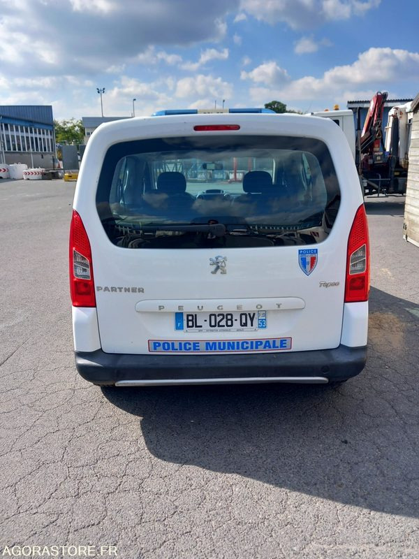 Peugeot Partner BL028QY - Xe van nhỏ gọn: hình 5 Peugeot Partner BL028QY - Xe van nhỏ gọn: hình 5
