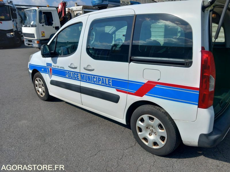 Peugeot Partner BL028QY - Xe van nhỏ gọn: hình 1 Peugeot Partner BL028QY - Xe van nhỏ gọn: hình 1