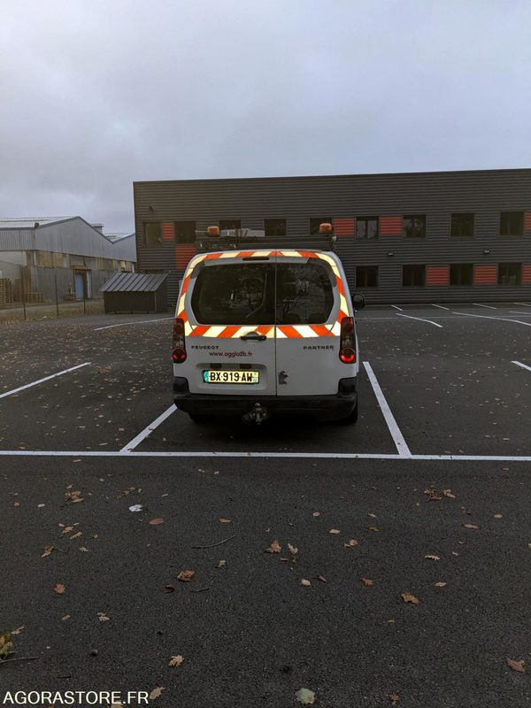 Peugeot Partner - Xe van nhỏ gọn: hình 3 Peugeot Partner - Xe van nhỏ gọn: hình 3