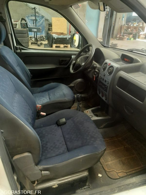 Peugeot Partner - Xe van nhỏ gọn: hình 5 Peugeot Partner - Xe van nhỏ gọn: hình 5