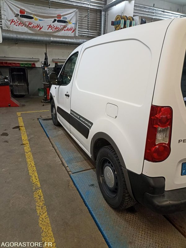 Xe van nhỏ gọn Peugeot Partner (pour pièces): hình 11