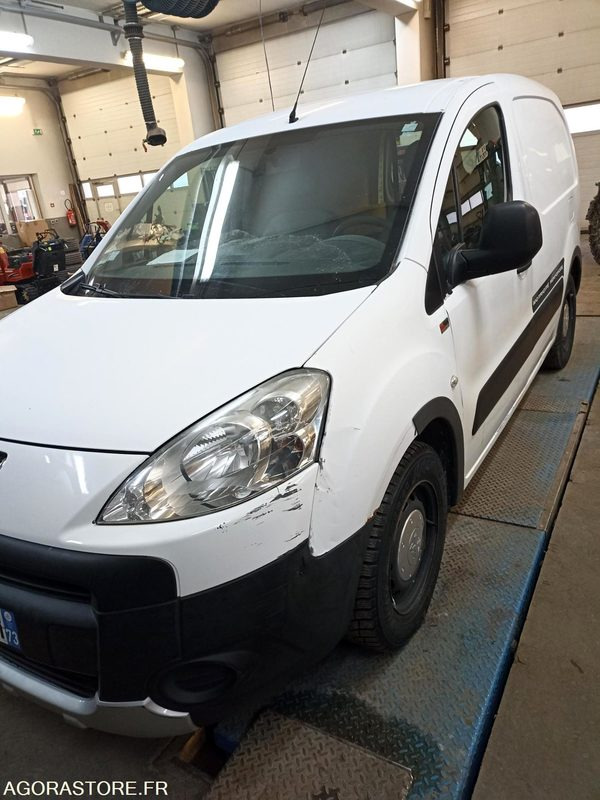 Xe van nhỏ gọn Peugeot Partner (pour pièces): hình 12