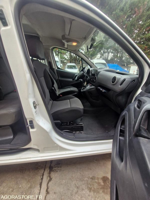 Peugeot partner cabine approfondie long 1.6 bluehdi 100 bvm5 CLIM 128863 kms - Xe van nhỏ gọn: hình 2 Peugeot partner cabine approfondie long 1.6 bluehdi 100 bvm5 CLIM 128863 kms - Xe van nhỏ gọn: hình 2
