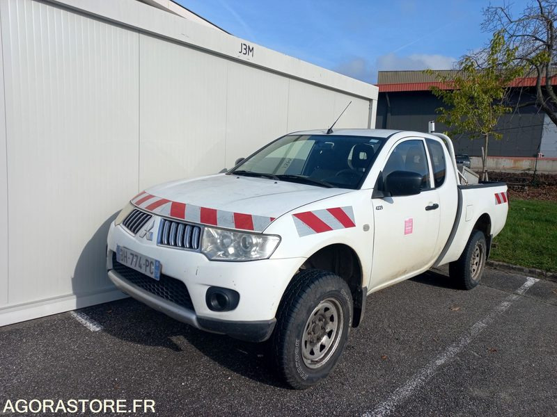 Pick-up Mitsubishi L200 de 2011 (réf. 4229) - Xe bán tải: hình 1 Pick-up Mitsubishi L200 de 2011 (réf. 4229) - Xe bán tải: hình 1