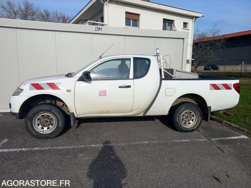 Pick-up Mitsubishi L200 de 2011 (réf. 4229) - Xe bán tải: hình 3 Pick-up Mitsubishi L200 de 2011 (réf. 4229) - Xe bán tải: hình 3