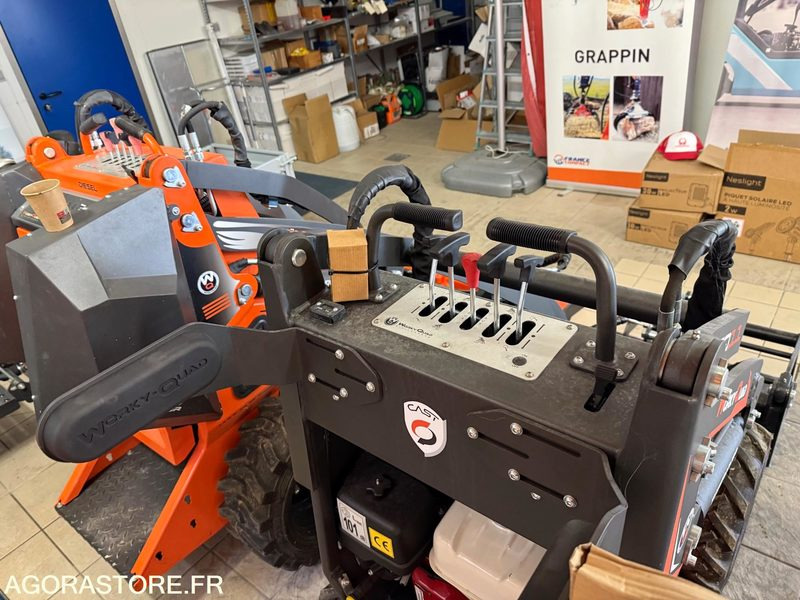 Porte outils SSQ11 PUROSANGUE Worky quad Plus Essence NEUF - Trang thiết bị vườn: hình 4 Porte outils SSQ11 PUROSANGUE Worky quad Plus Essence NEUF - Trang thiết bị vườn: hình 4