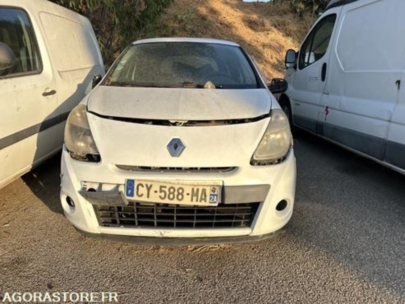 RENAULT CLIO - 1998 - 87625KM - CY588MA - Xe hơi: hình 1 RENAULT CLIO - 1998 - 87625KM - CY588MA - Xe hơi: hình 1