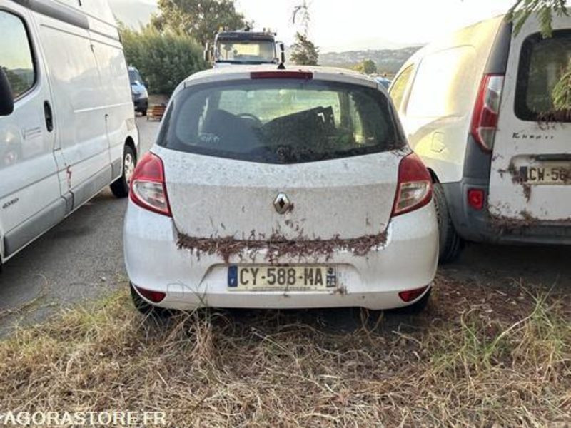 RENAULT CLIO - 1998 - 87625KM - CY588MA - Xe hơi: hình 5 RENAULT CLIO - 1998 - 87625KM - CY588MA - Xe hơi: hình 5