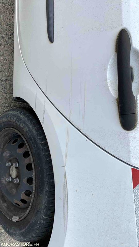 RENAULT CLIO - 2007 - 137569 KM - Xe hơi: hình 5 RENAULT CLIO - 2007 - 137569 KM - Xe hơi: hình 5
