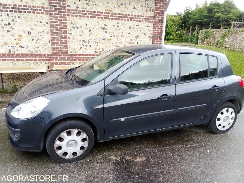 RENAULT CLIO 2008 - 91679 KMS - Xe hơi: hình 3 RENAULT CLIO 2008 - 91679 KMS - Xe hơi: hình 3