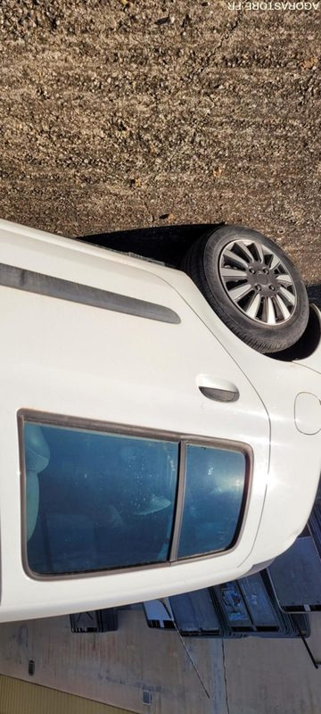 RENAULT CLIO - 2010 - Xe hơi: hình 4 RENAULT CLIO - 2010 - Xe hơi: hình 4