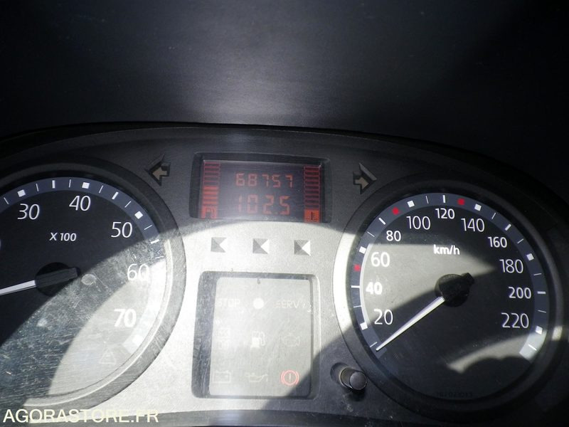 Xe hơi RENAULT CLIO CAMPUS ESSENCE 1.2 16V: hình 7 Xe hơi RENAULT CLIO CAMPUS ESSENCE 1.2 16V: hình 7