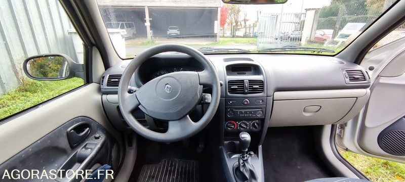 RENAULT CLIO II - Xe hơi: hình 2 RENAULT CLIO II - Xe hơi: hình 2