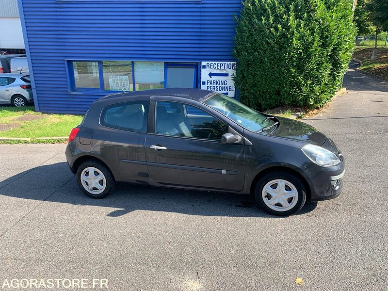 RENAULT CLIO III 16V 2006 238000 KM - Xe hơi: hình 2 RENAULT CLIO III 16V 2006 238000 KM - Xe hơi: hình 2