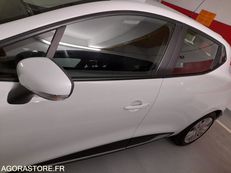 RENAULT CLIO IV - ZEN 09E E5 - 83985kms - 2013 - Xe hơi: hình 4 RENAULT CLIO IV - ZEN 09E E5 - 83985kms - 2013 - Xe hơi: hình 4