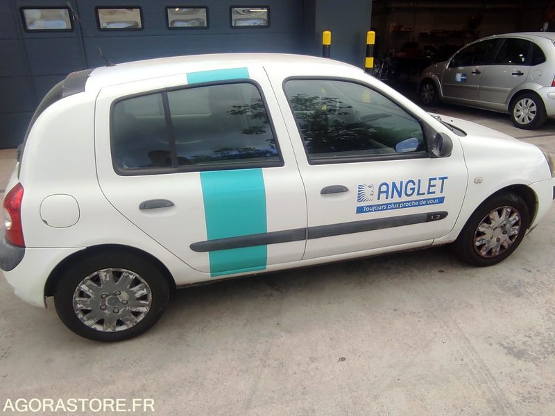 RENAULT Clio - 125820kms - 2003 - Xe hơi: hình 5 RENAULT Clio - 125820kms - 2003 - Xe hơi: hình 5