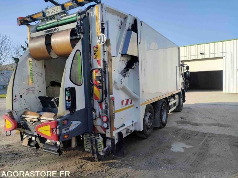 RENAULT D26 WIDE 320.26-E6 - BOM 20m3 CARGOPAC II - 2014 / 306697 KM (DM423LL) - Xe tải chở rác: hình 2 RENAULT D26 WIDE 320.26-E6 - BOM 20m3 CARGOPAC II - 2014 / 306697 KM (DM423LL) - Xe tải chở rác: hình 2