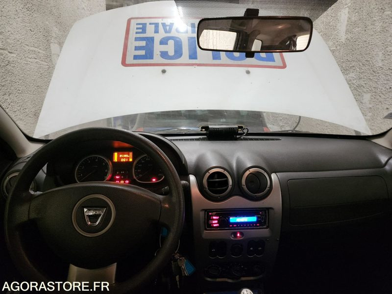 RENAULT DUSTER - SUV: hình 2 RENAULT DUSTER - SUV: hình 2