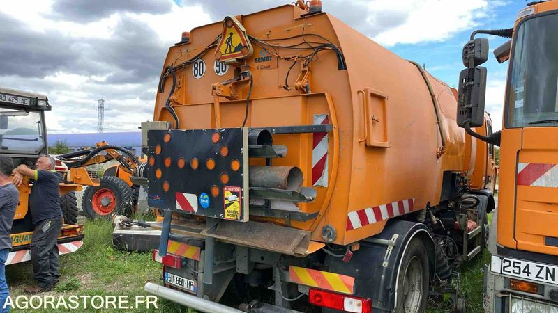 RENAULT DXI 310 - Xe quét đường: hình 2 RENAULT DXI 310 - Xe quét đường: hình 2