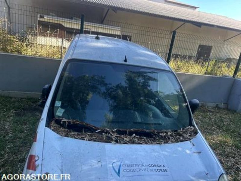 RENAULT KANGOO - 2010 - 278573km - AR154YG - Xe van nhỏ gọn: hình 2 RENAULT KANGOO - 2010 - 278573km - AR154YG - Xe van nhỏ gọn: hình 2
