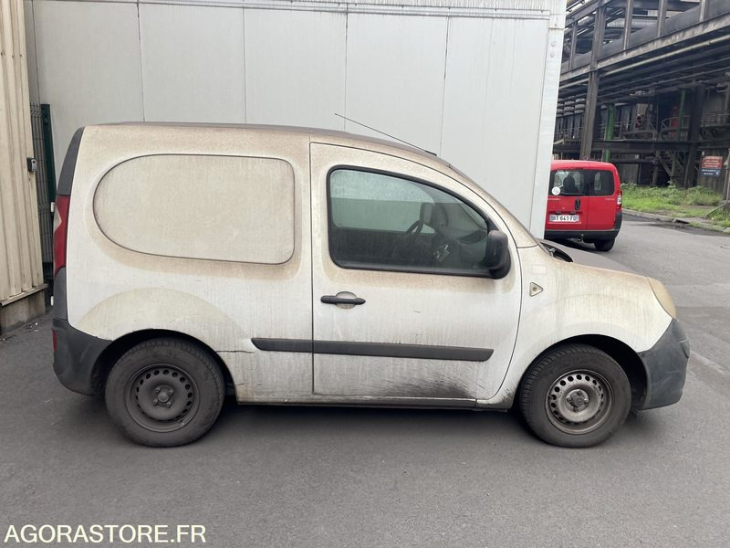 RENAULT KANGOO - 2011 - 157271KMs - BY-686-NP - Xe van nhỏ gọn: hình 4 RENAULT KANGOO - 2011 - 157271KMs - BY-686-NP - Xe van nhỏ gọn: hình 4