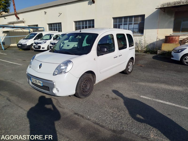 RENAULT KANGOO - 2013 - 190813 KM - Xe van nhỏ gọn: hình 2 RENAULT KANGOO - 2013 - 190813 KM - Xe van nhỏ gọn: hình 2