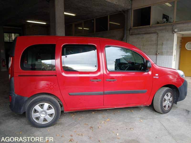 RENAULT KANGOO TPMR N°150546 - Xe buýt trường học: hình 1 RENAULT KANGOO TPMR N°150546 - Xe buýt trường học: hình 1