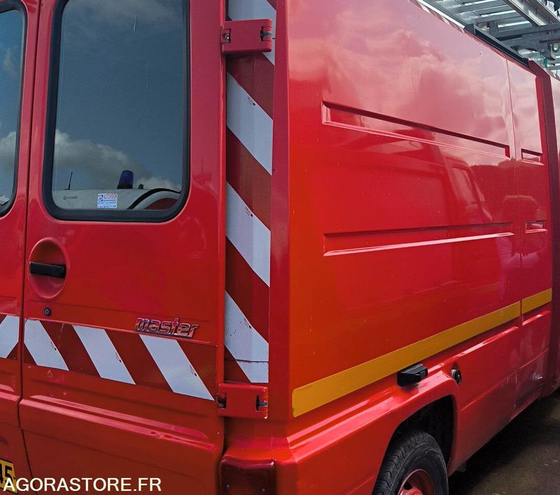RENAULT MASTER T35 D 102714kms - 1996 - Xe van chở hàng: hình 2 RENAULT MASTER T35 D 102714kms - 1996 - Xe van chở hàng: hình 2