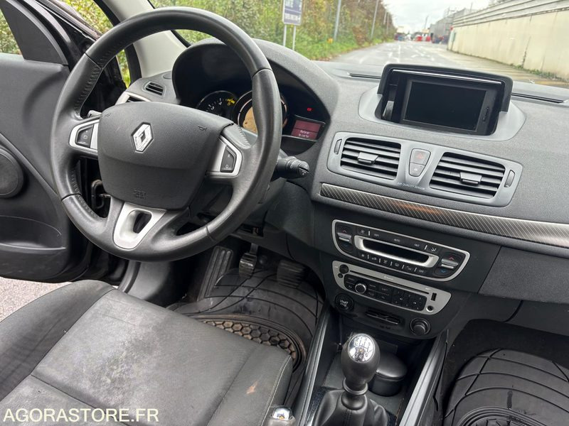 RENAULT- Megane 3 Tomtom Estate 1.5 DCI 110 - année 2012 - 222000 kms - DIESEL - Xe wagon: hình 4 RENAULT- Megane 3 Tomtom Estate 1.5 DCI 110 - année 2012 - 222000 kms - DIESEL - Xe wagon: hình 4