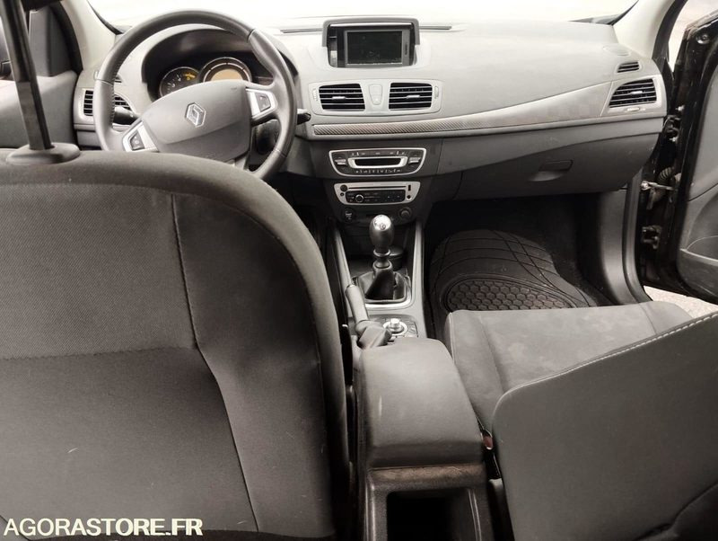 RENAULT- Megane 3 Tomtom Estate 1.5 DCI 110 - année 2012 - 222000 kms - DIESEL - Xe wagon: hình 5 RENAULT- Megane 3 Tomtom Estate 1.5 DCI 110 - année 2012 - 222000 kms - DIESEL - Xe wagon: hình 5