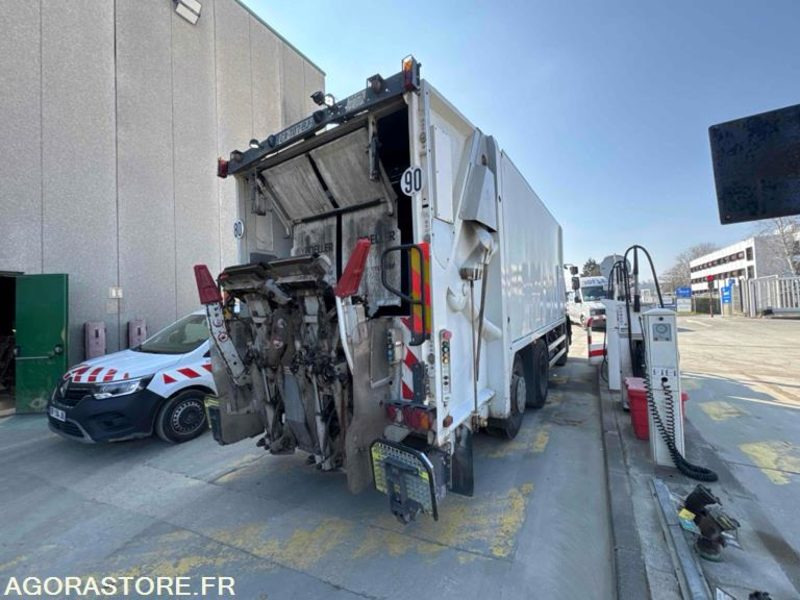 RENAULT PREMIUM 310,26 - BOM CARGOPAC II 20m3 (Cavdo) - 2012/135604 KM (CA707BJ) - Xe tải chở rác: hình 2 RENAULT PREMIUM 310,26 - BOM CARGOPAC II 20m3 (Cavdo) - 2012/135604 KM (CA707BJ) - Xe tải chở rác: hình 2
