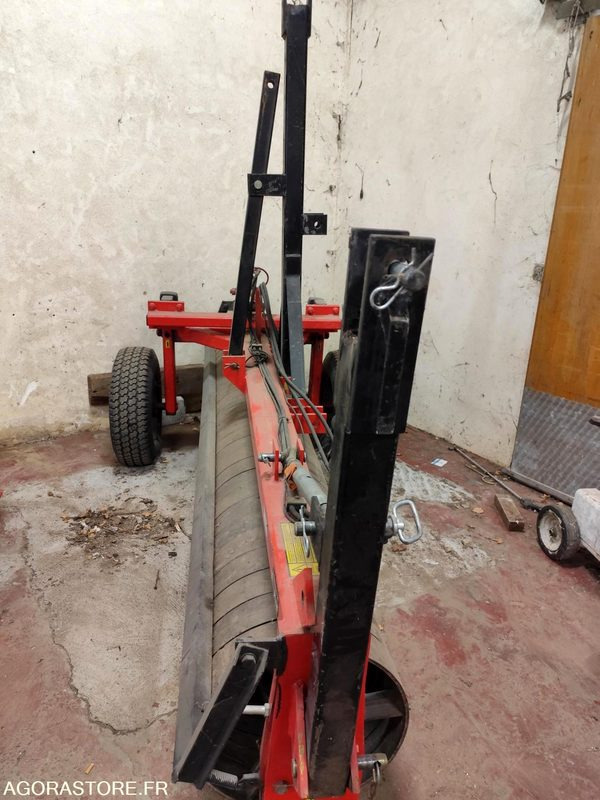 ROULEAU QUIVOGNE RSR 300 TRES PEU SERVI ANNEE 2003 - Trang thiết bị vườn: hình 1 ROULEAU QUIVOGNE RSR 300 TRES PEU SERVI ANNEE 2003 - Trang thiết bị vườn: hình 1