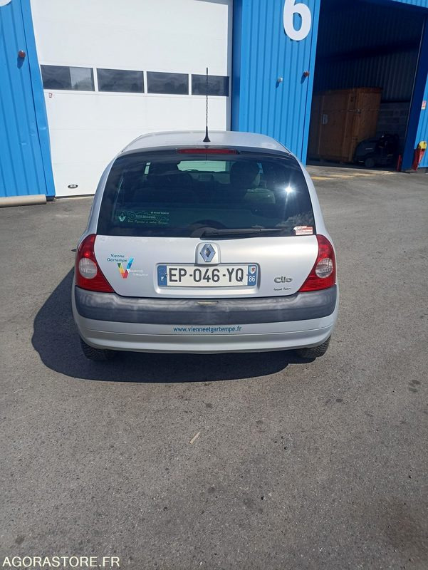 Renault Clio 2 1.5 dCi - 107100kms - 2004 - Xe hơi: hình 4 Renault Clio 2 1.5 dCi - 107100kms - 2004 - Xe hơi: hình 4
