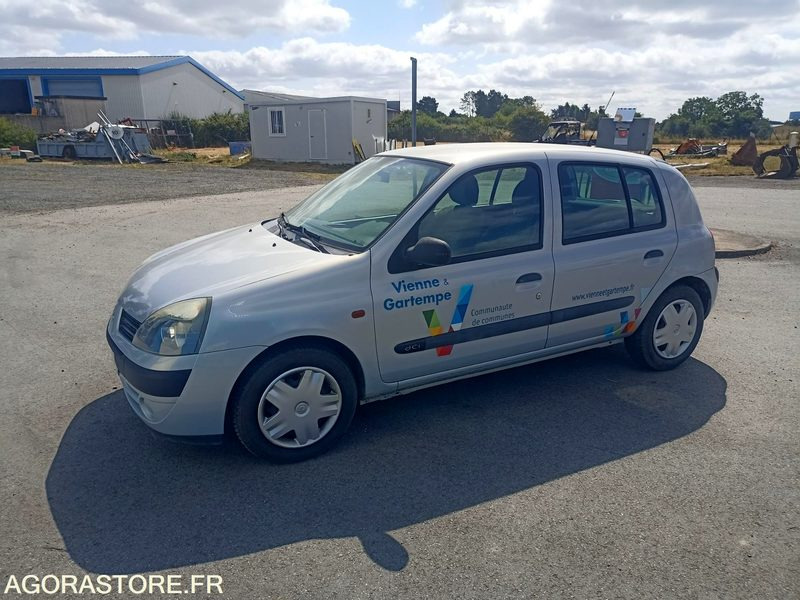 Renault Clio 2 1.5 dCi - 107100kms - 2004 - Xe hơi: hình 2 Renault Clio 2 1.5 dCi - 107100kms - 2004 - Xe hơi: hình 2