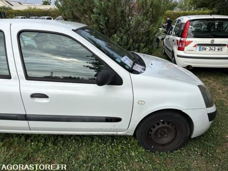 Renault Clio - 299BCF57 - Xe hơi: hình 2 Renault Clio - 299BCF57 - Xe hơi: hình 2