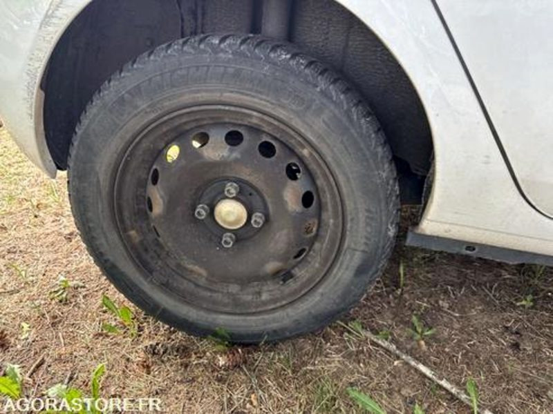 Renault Clio - 320BCF57 - Xe hơi: hình 4 Renault Clio - 320BCF57 - Xe hơi: hình 4