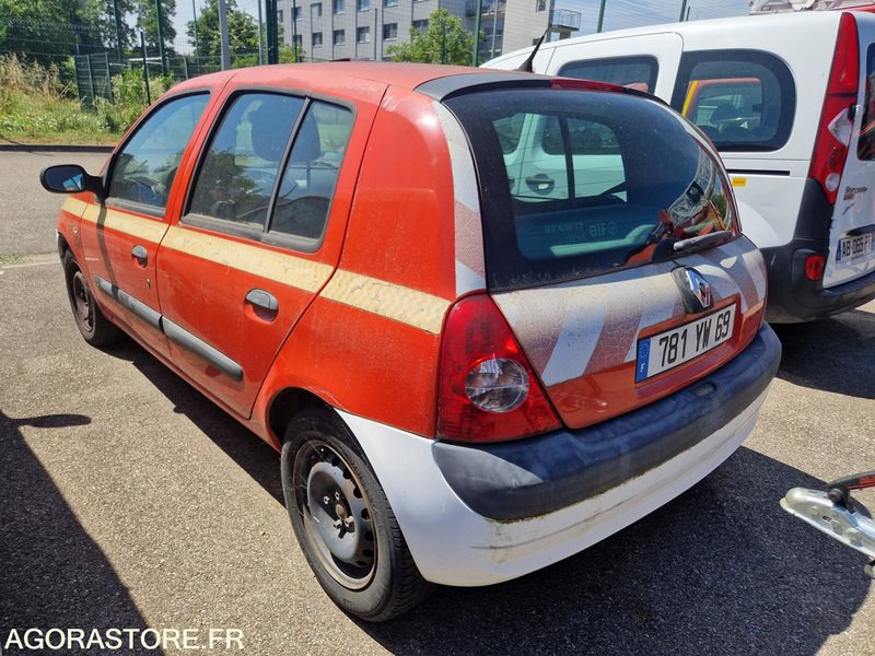 Renault Clio - 781YW69 - Xe hơi: hình 4 Renault Clio - 781YW69 - Xe hơi: hình 4
