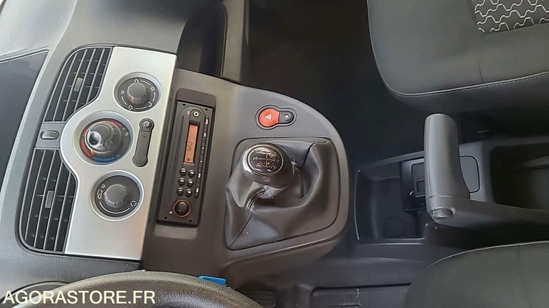 Renault Kangoo - 2011 - BT201TG - Xe van nhỏ gọn: hình 4 Renault Kangoo - 2011 - BT201TG - Xe van nhỏ gọn: hình 4
