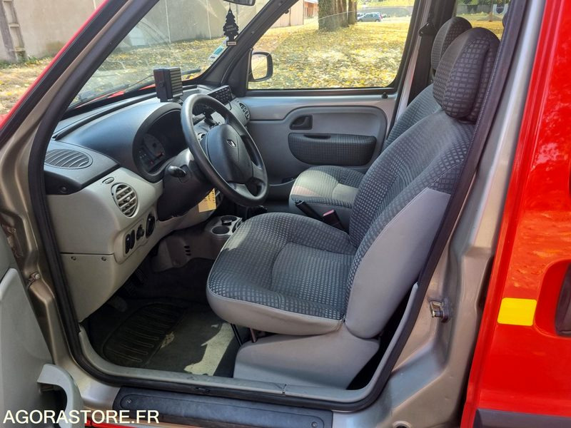 Renault Kangoo 4x4 - 9031 YE 63 - 2006 - Xe van nhỏ gọn: hình 5 Renault Kangoo 4x4 - 9031 YE 63 - 2006 - Xe van nhỏ gọn: hình 5
