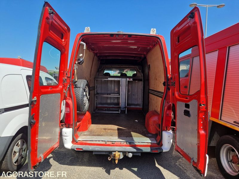 Xe van chở hàng Renault Master -125YR69: hình 19