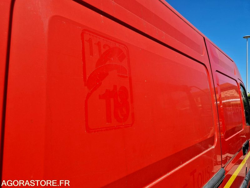 Xe van chở hàng Renault Master -125YR69: hình 17