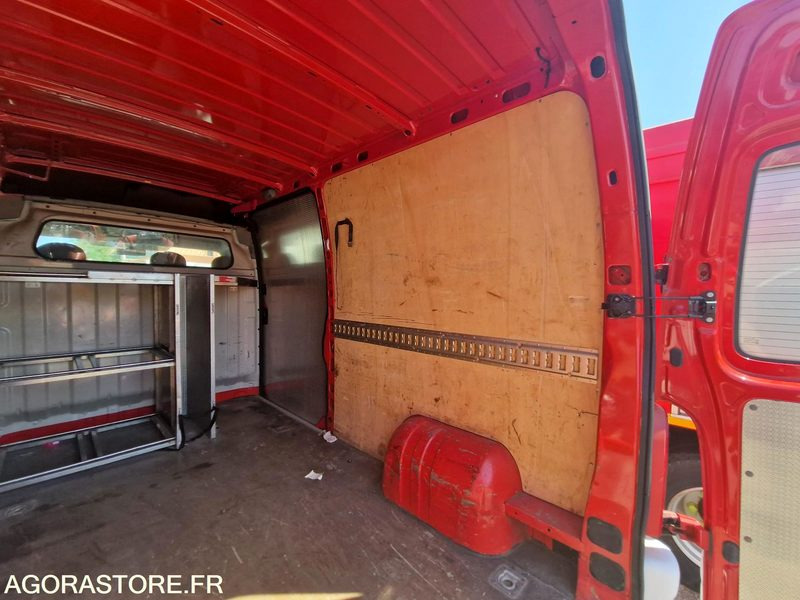 Xe van chở hàng Renault Master -125YR69: hình 20
