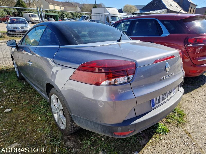 Renault Megane - AW621KV - 2010 - 148435km - Xe hơi: hình 4 Renault Megane - AW621KV - 2010 - 148435km - Xe hơi: hình 4