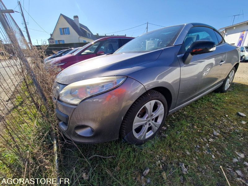 Renault Megane - AW621KV - 2010 - 148435km - Xe hơi: hình 1 Renault Megane - AW621KV - 2010 - 148435km - Xe hơi: hình 1