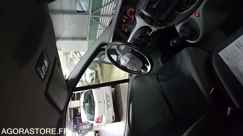 Renault Trafic - 2004 - 257907kms - 1707-XB-22 - Xe bus mini, Xe van chở khách: hình 4 Renault Trafic - 2004 - 257907kms - 1707-XB-22 - Xe bus mini, Xe van chở khách: hình 4