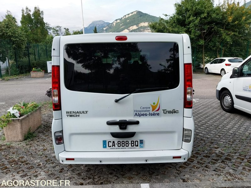 Renault Trafic - 2012 - 101452 kms - Xe bus mini, Xe van chở khách: hình 4 Renault Trafic - 2012 - 101452 kms - Xe bus mini, Xe van chở khách: hình 4