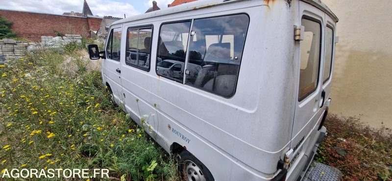Renault Trafic 9 places 1997 33855 km - Xe bus mini, Xe van chở khách: hình 5 Renault Trafic 9 places 1997 33855 km - Xe bus mini, Xe van chở khách: hình 5