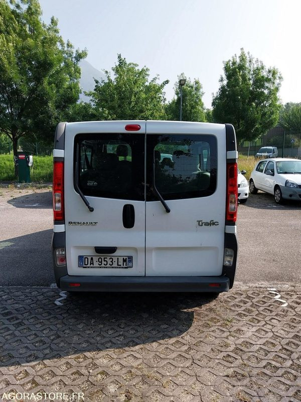 Renault Trafic 9 places DA-953-LM de 2013 avec 135 698 kms - Xe bus mini, Xe van chở khách: hình 5 Renault Trafic 9 places DA-953-LM de 2013 avec 135 698 kms - Xe bus mini, Xe van chở khách: hình 5