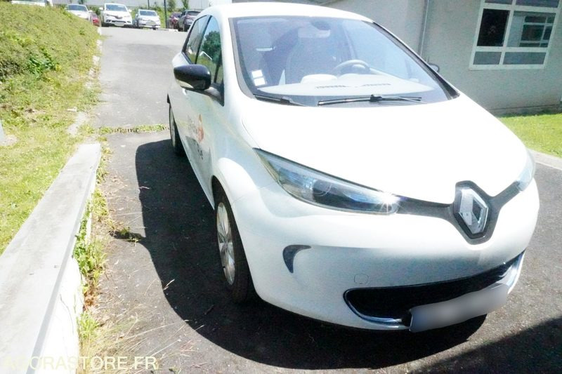 Renault ZOE ZEN 27765 kms 2014 - Xe hơi: hình 2 Renault ZOE ZEN 27765 kms 2014 - Xe hơi: hình 2