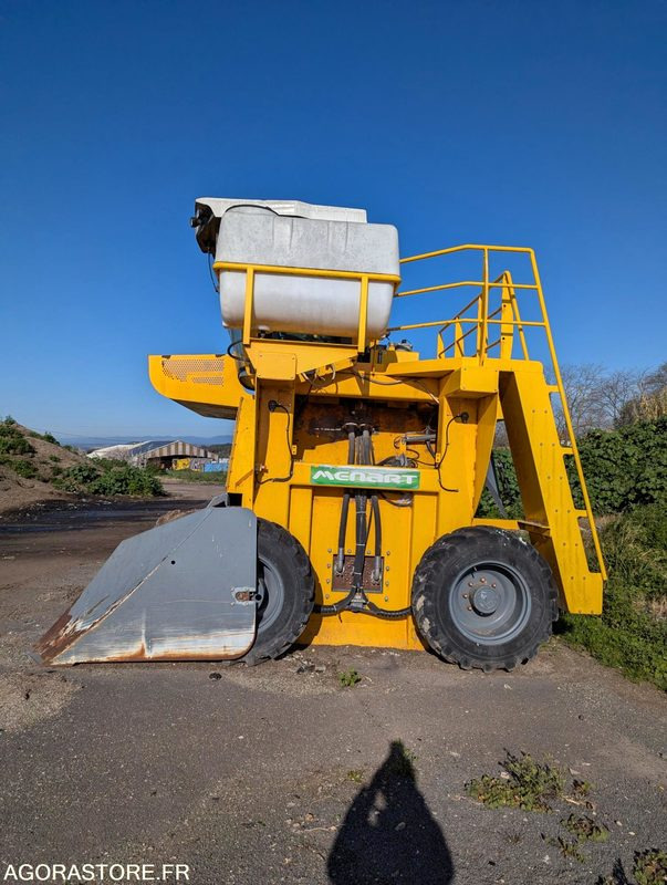 Retourneur aérateur MENART 5822SPM - 2016 - 74 heures - Thiết bị xới đất: hình 1 Retourneur aérateur MENART 5822SPM - 2016 - 74 heures - Thiết bị xới đất: hình 1